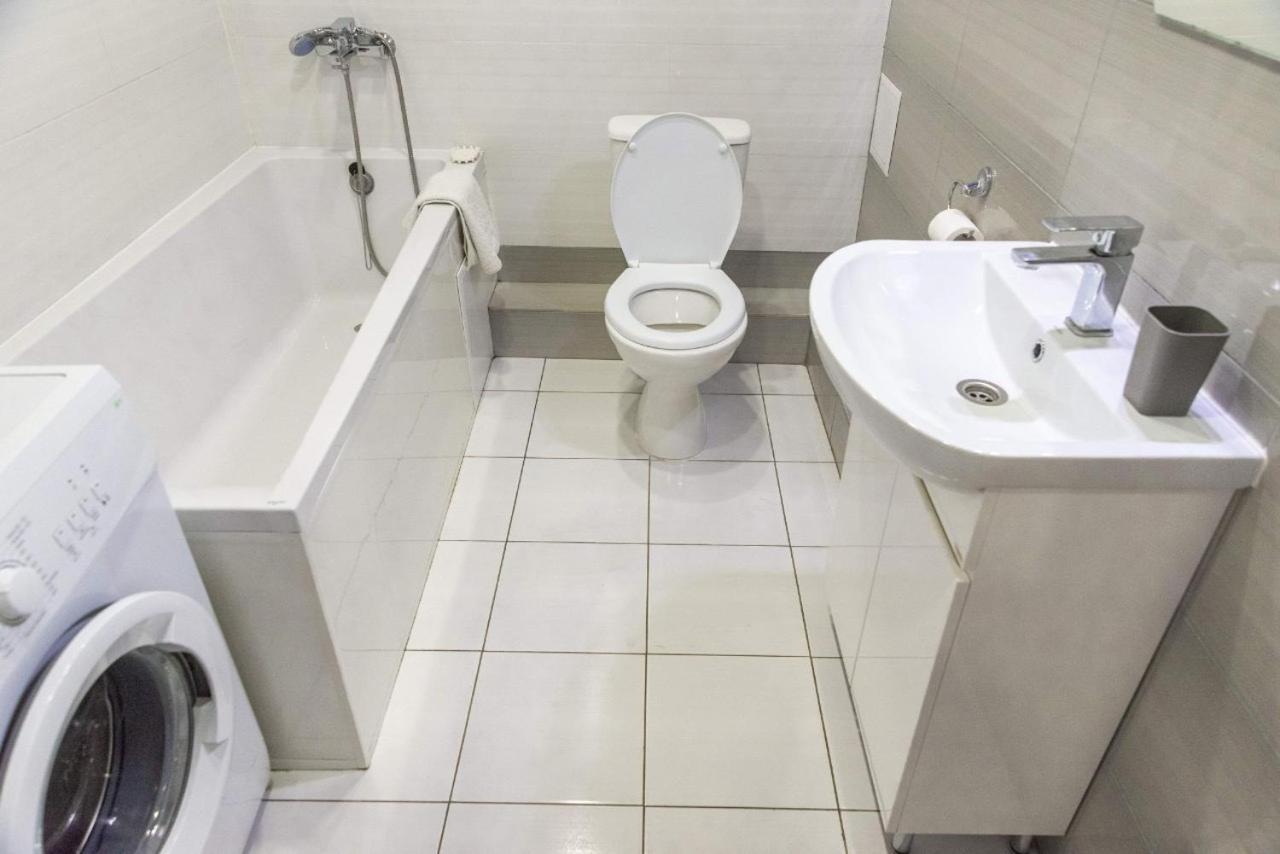 Cozy Apartment In A New Building Close To The Downtown Kiev Eksteriør billede